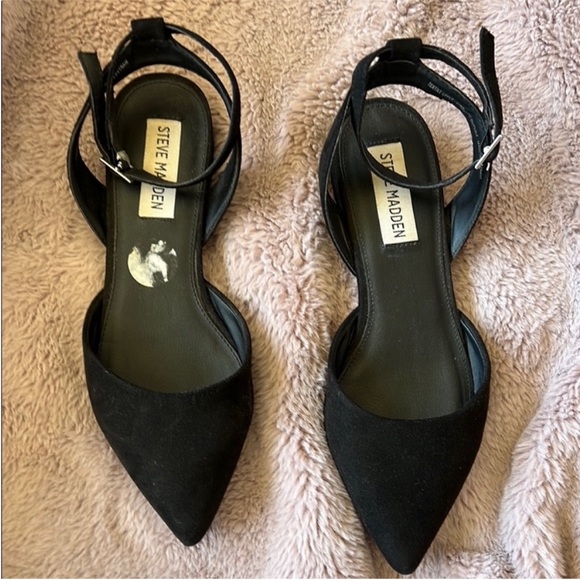 Steve Madden Shoes - Steve Madden | Pointed-Toe Flats • Sleek & Chic • Size 36 (6) • Black